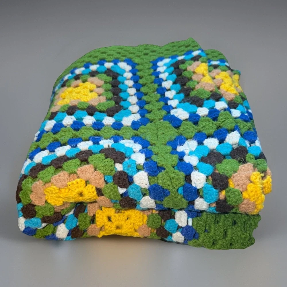 Vtg Granny Square Crochet‎ Afghan Blanket Throw Green Base 5.5 ft by 4.6 ft