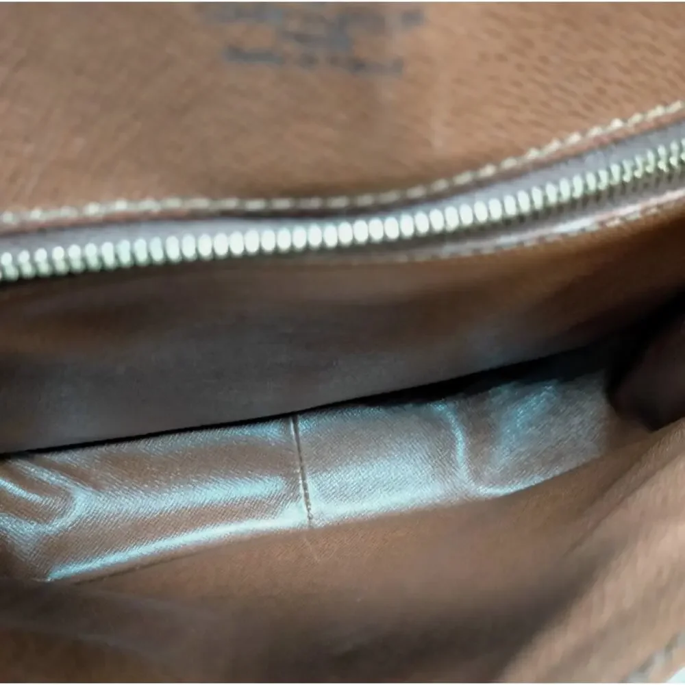⭐🔥AUTHENTIC🔥⭐ Louis Vuitton SAINT CLOUD GM Crossbody