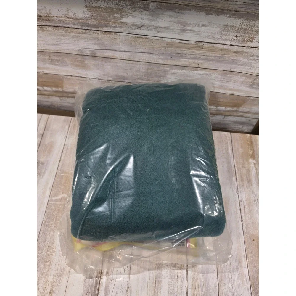 Best Value Blanket mayhave dust