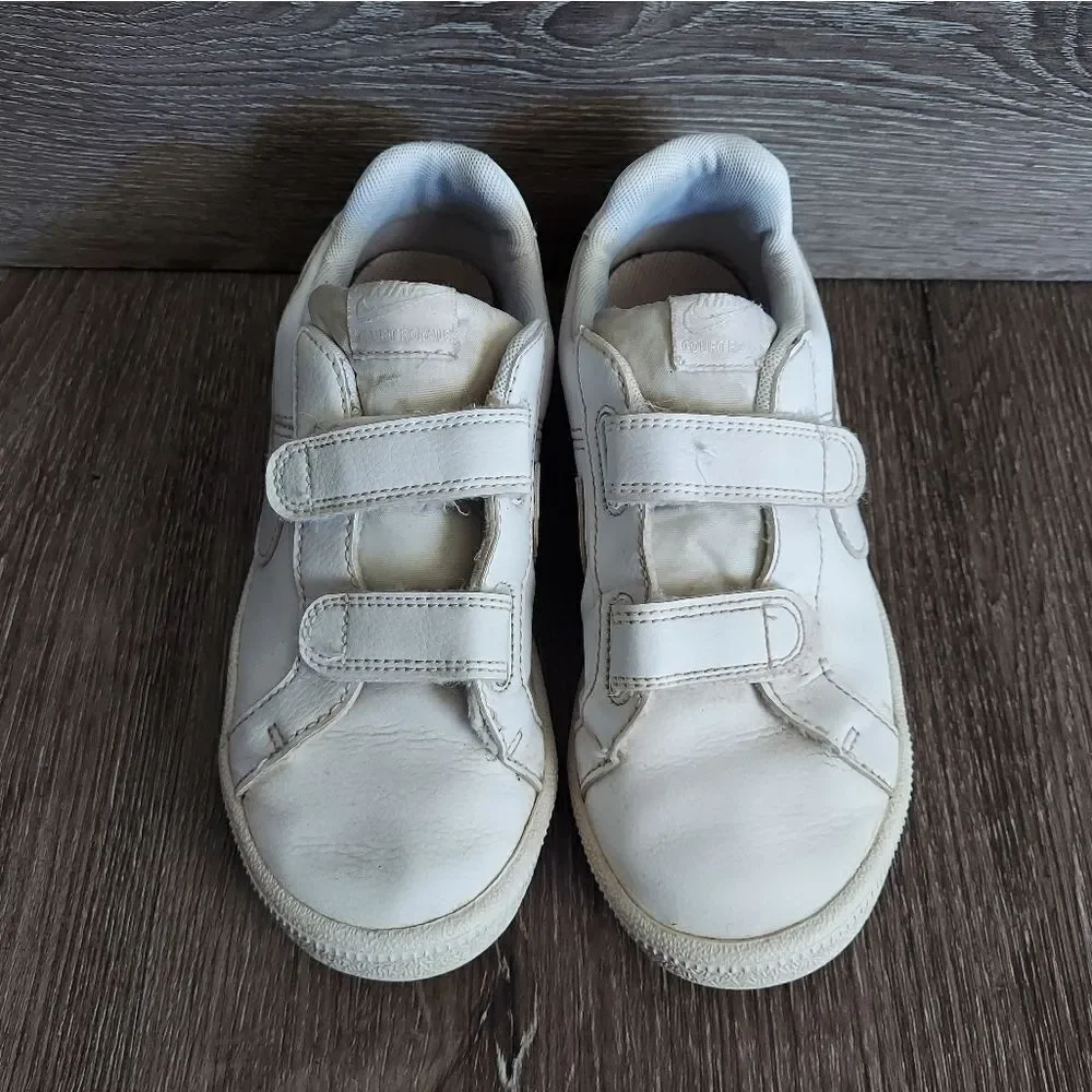 NIKE COURT ROYALE (PSV) KIDS SHOES SIZE 2Y 833536-102