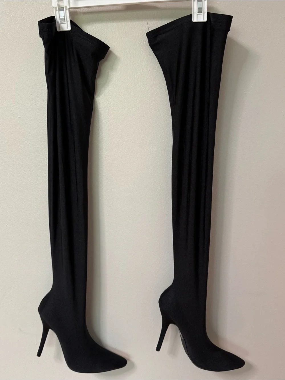 Azalea Wang sleek black