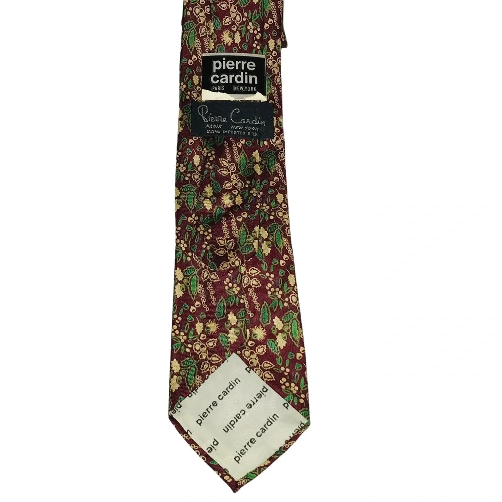 Vtg PIERRE CARDIN 100% Silk Burgundy Green Berries Leaf Holiday Neck Tie NEW