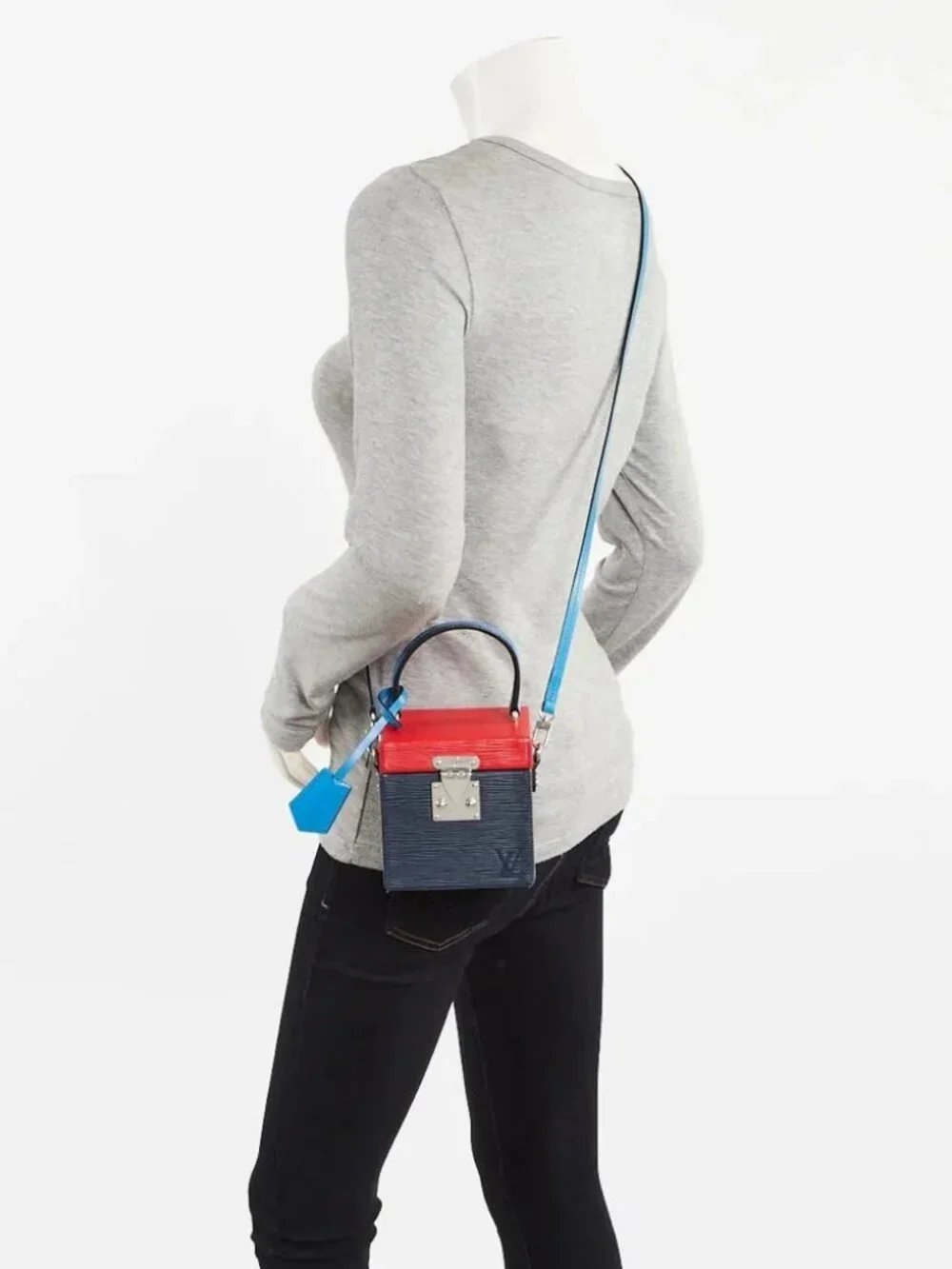 Louis Vuitton italy must