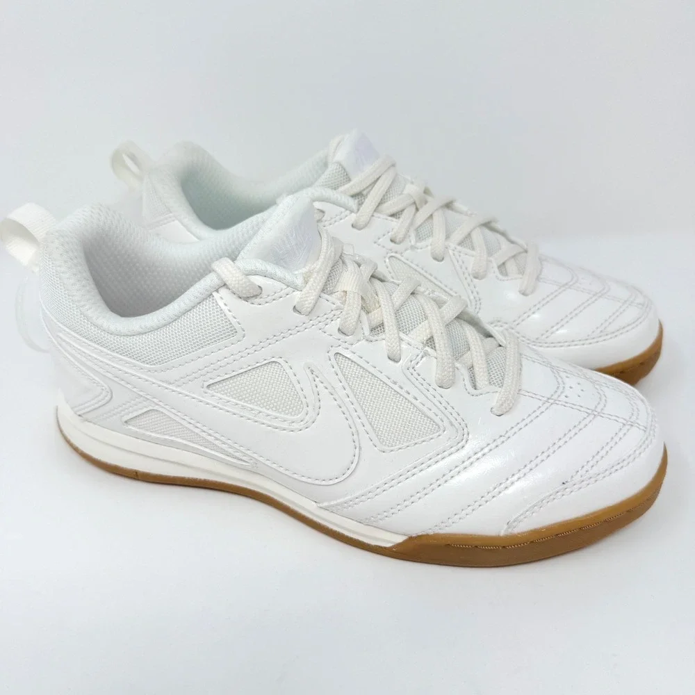 Nike Jr Bravata II IC Kids Size 4Y Indoor Soccer Shoes White Gum 117084-100 NEW