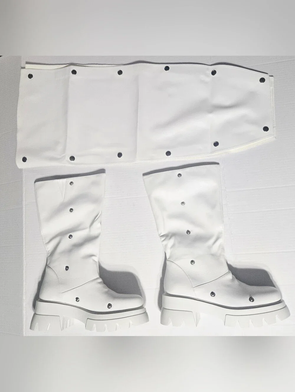 Size 9.5 White Platform Boots w/ Removable Snap-On Wrap Panels Chunky Lug Sole