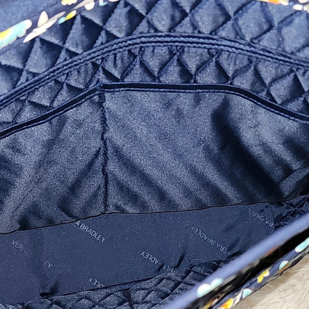 Vera Bradley chic crossbody