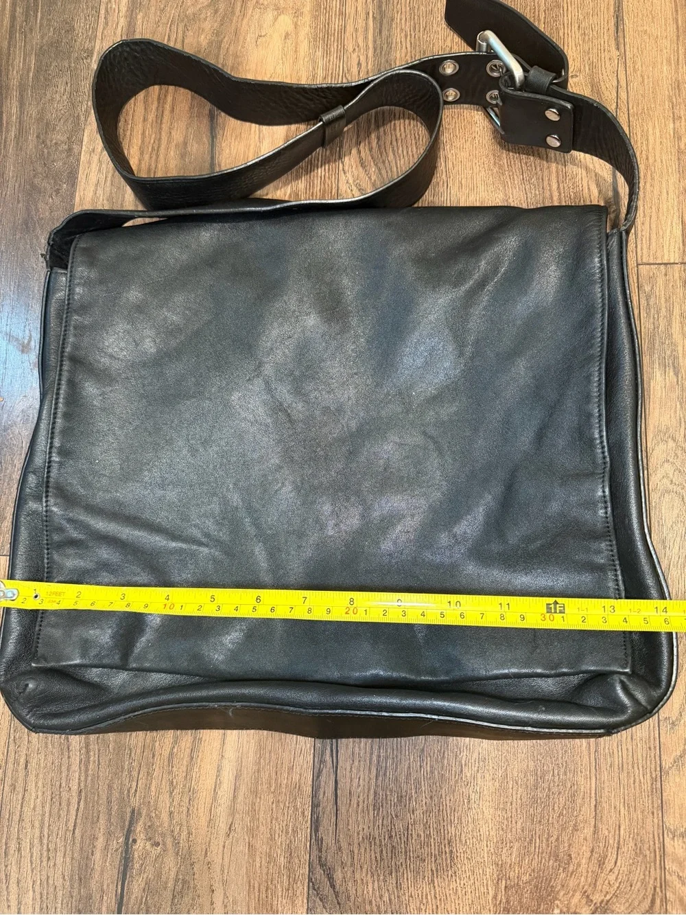 Kenneth Cole Vintage Messenger Leather Shoulder Bag Black Adjustable Strap