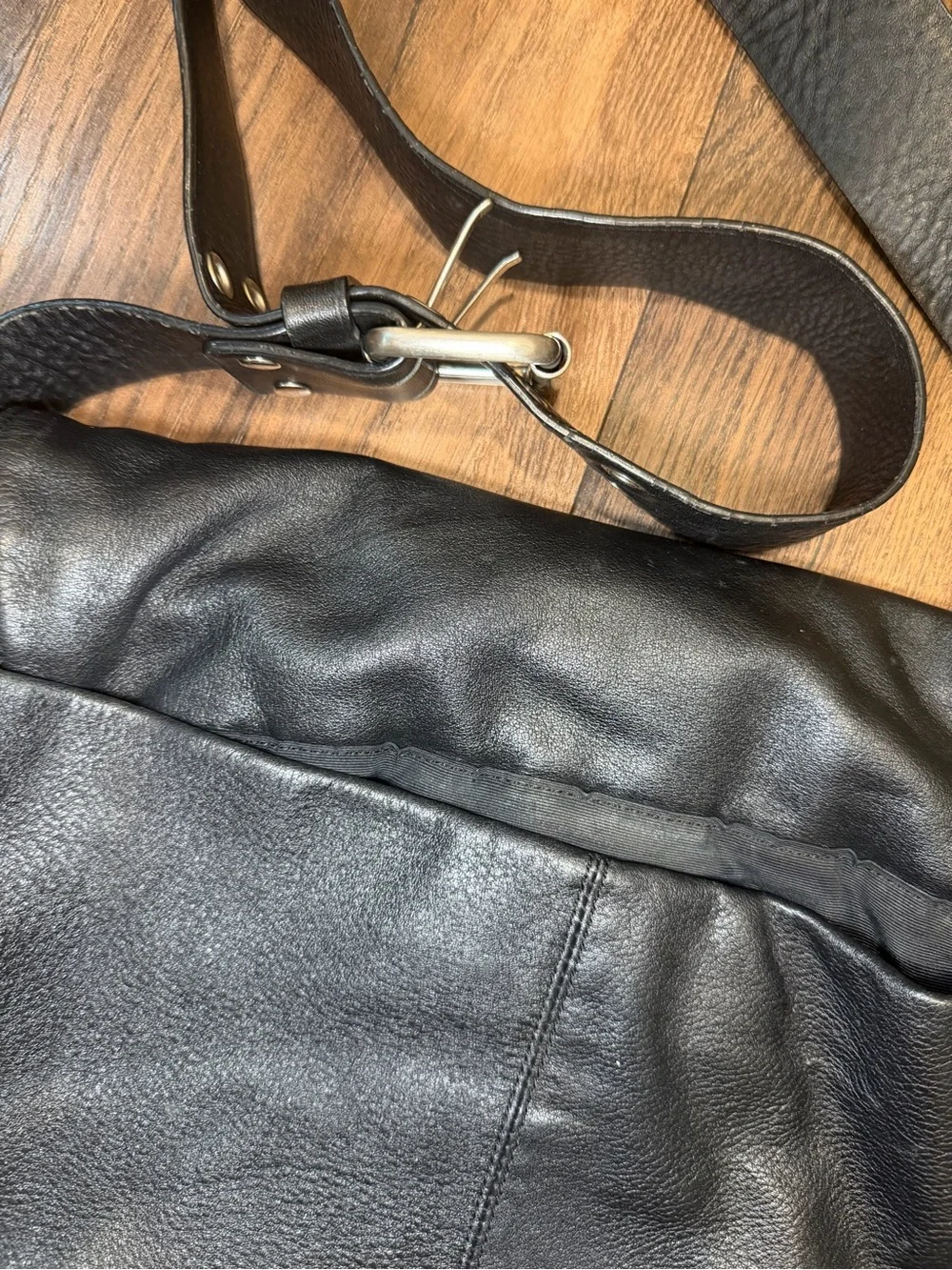 Kenneth Cole Vintage Messenger Leather Shoulder Bag Black Adjustable Strap