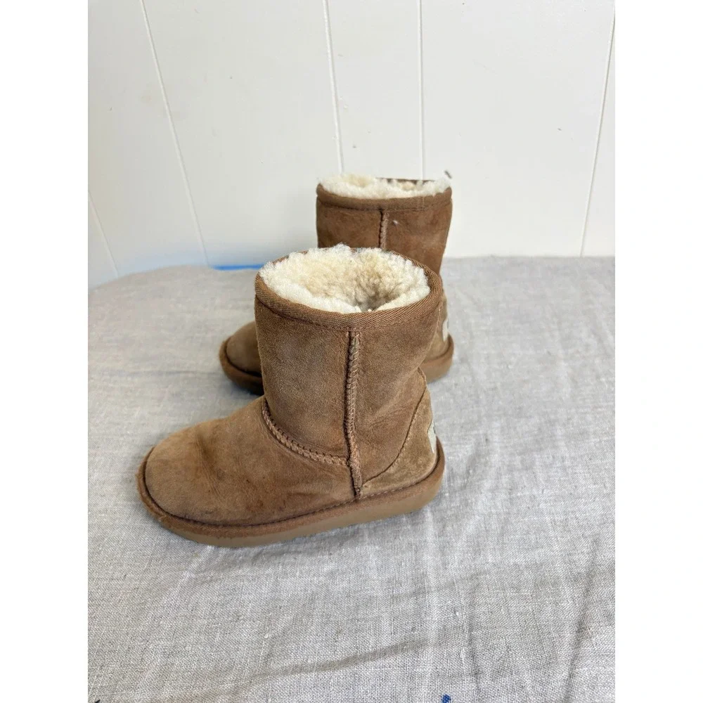 UGG classic short