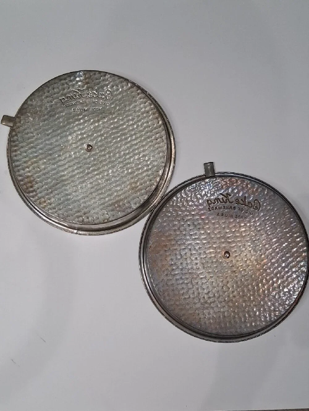 2 Vintage Bake King 8