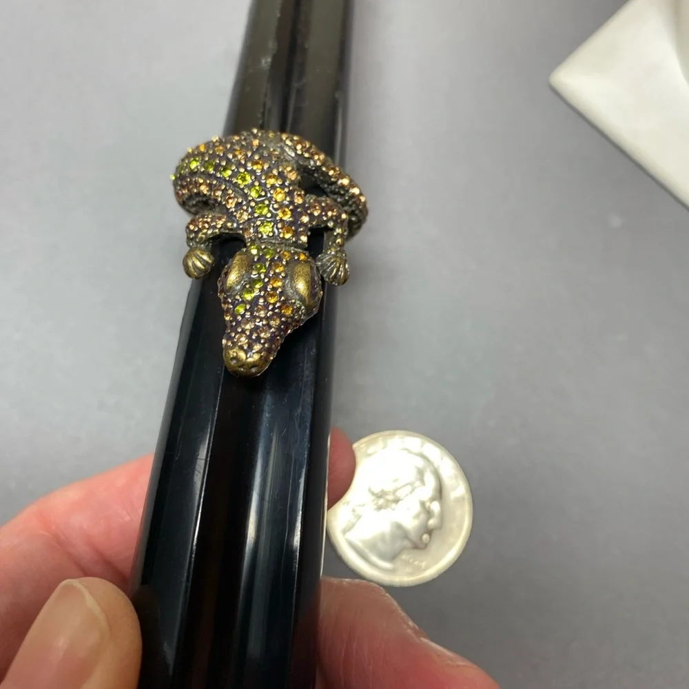 Alligator ring