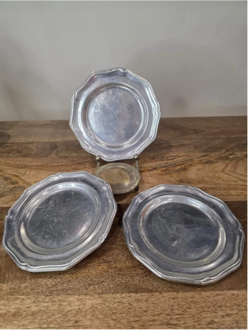 VTG Wilton Armetale RWP USA Set of 3 Scalloped Bread Dessert Plates 5.5
