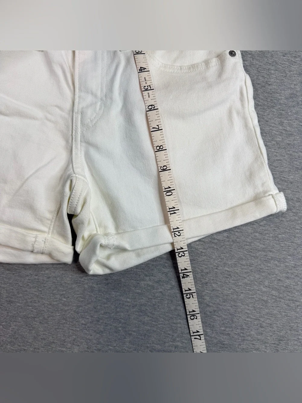 Levis levi’s mid