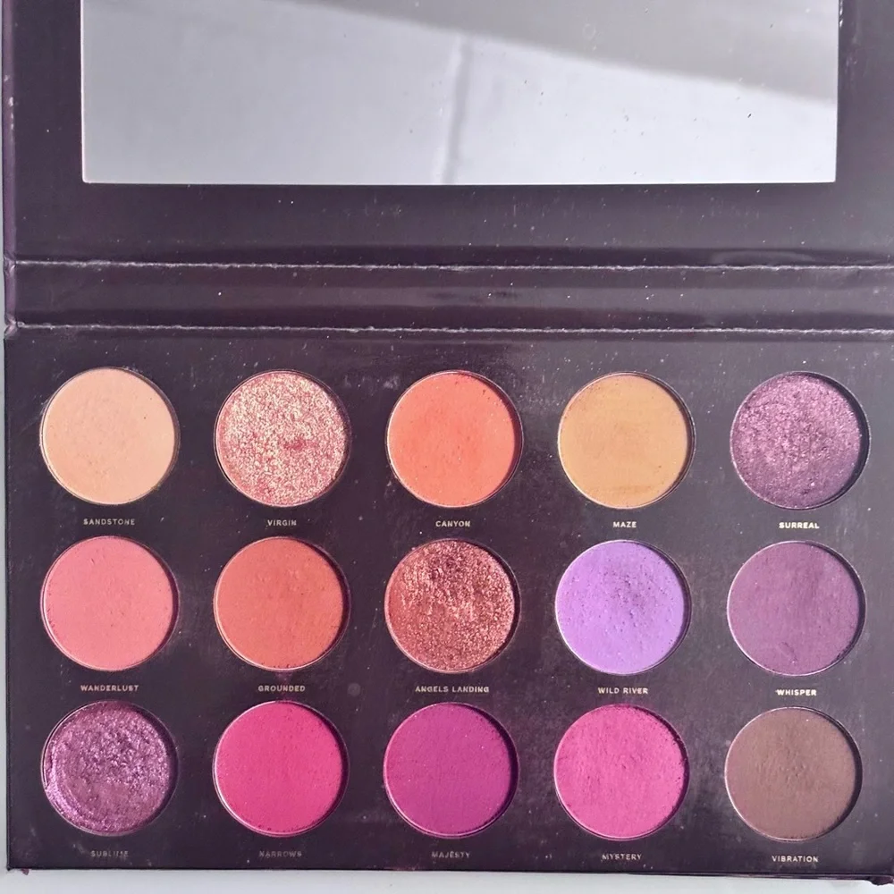 Hipdot - Zion Pressed Pigment EyeShadow Palette- 15 shades
