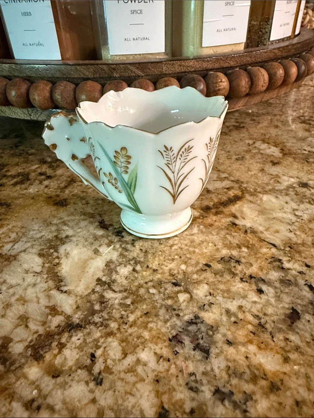 Ucagco scalloped rim