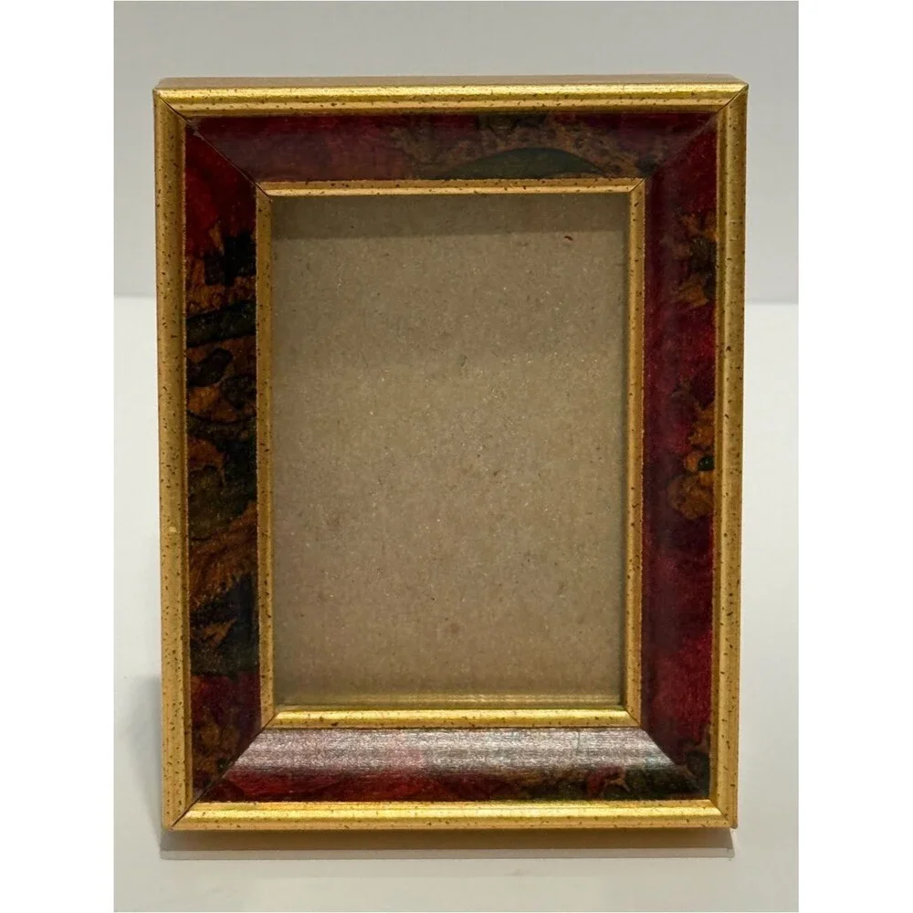 Unbranded miniature gold