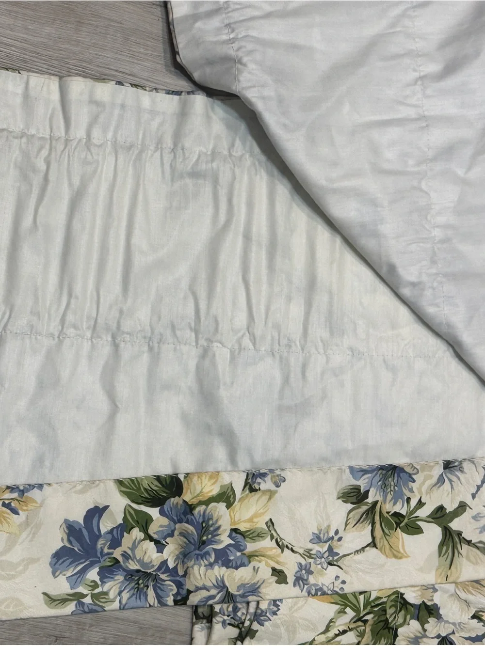 Vtg Laura Ashley Blouson Valances Set 4 85 X15 JOSEPHINE Floral cream blue green