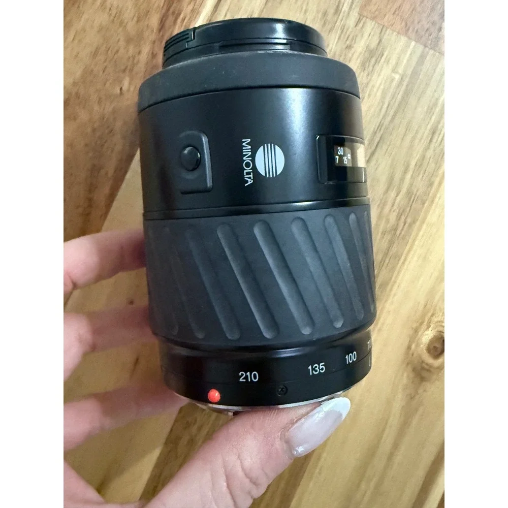 Minolta AF Zoom‎ 70–210mm f/4.5–5.6 (A-Mount)