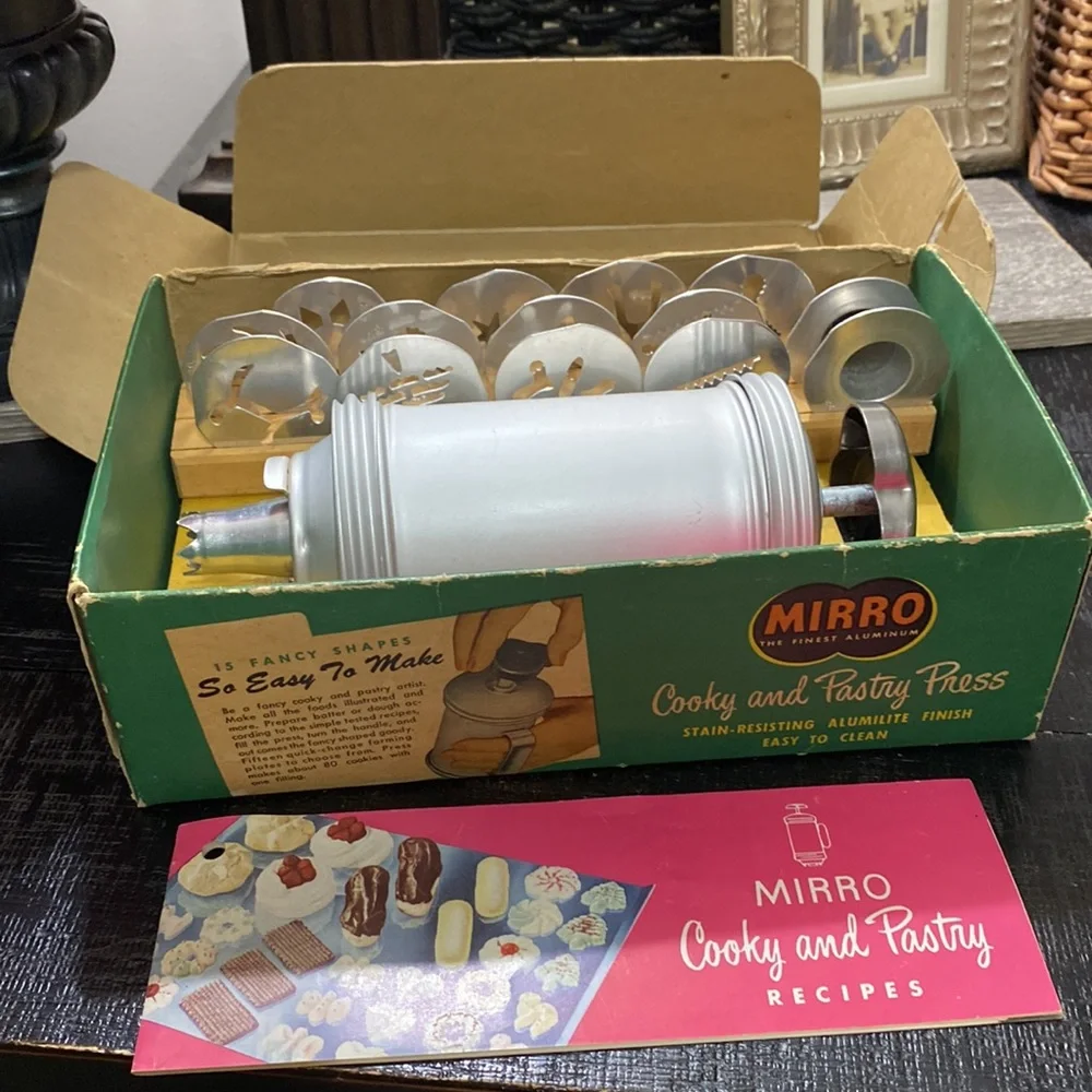 Vintage 1950’s Mirro Cooky & Pastry Press!