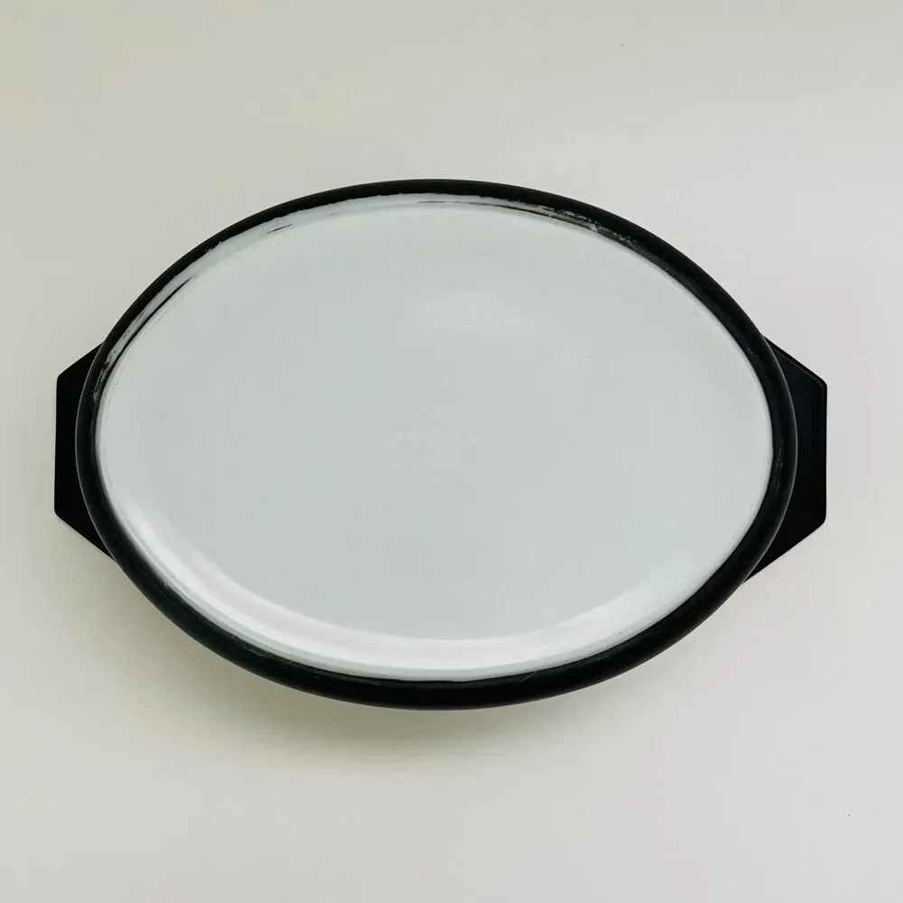 Pyrex black white
