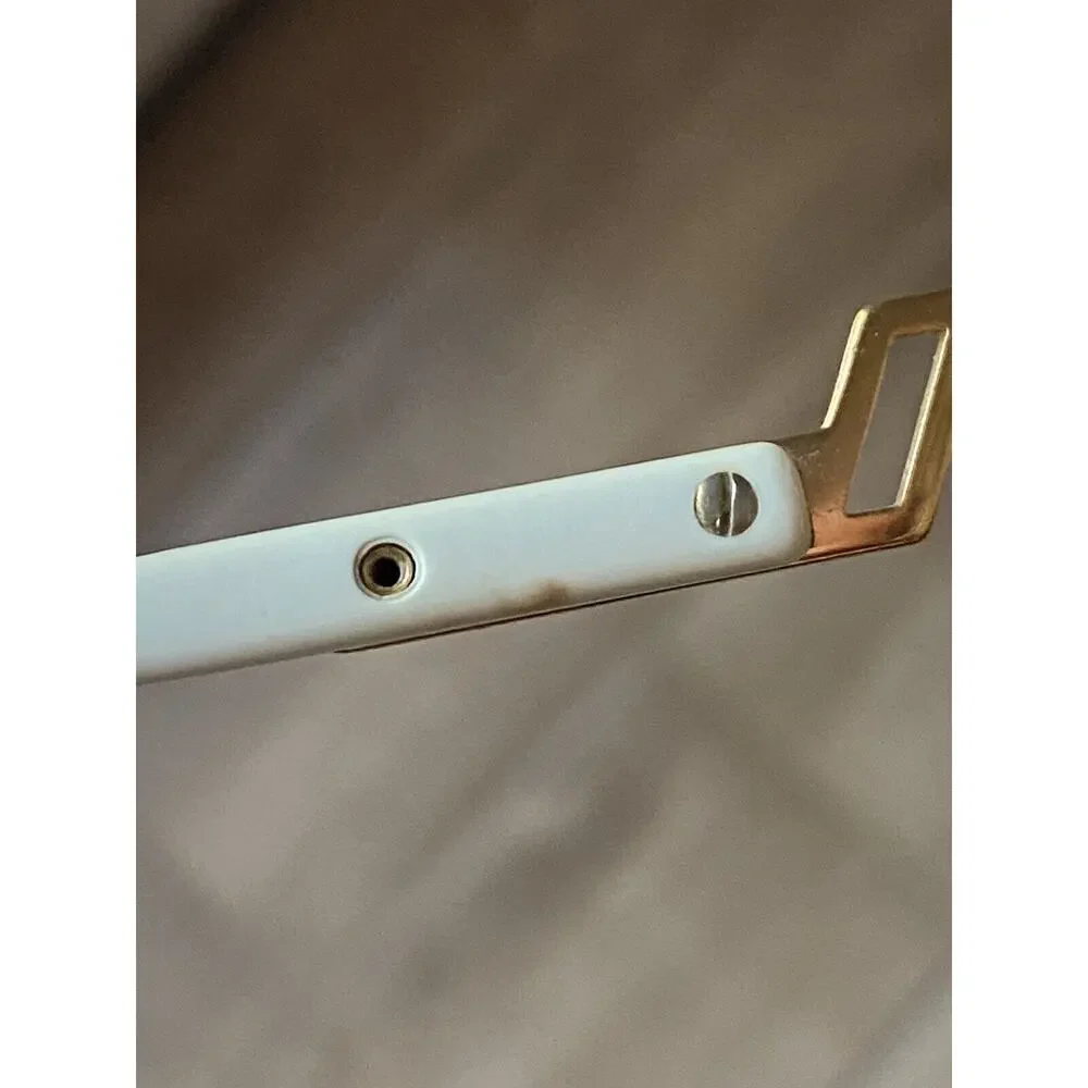 N/A missing screw