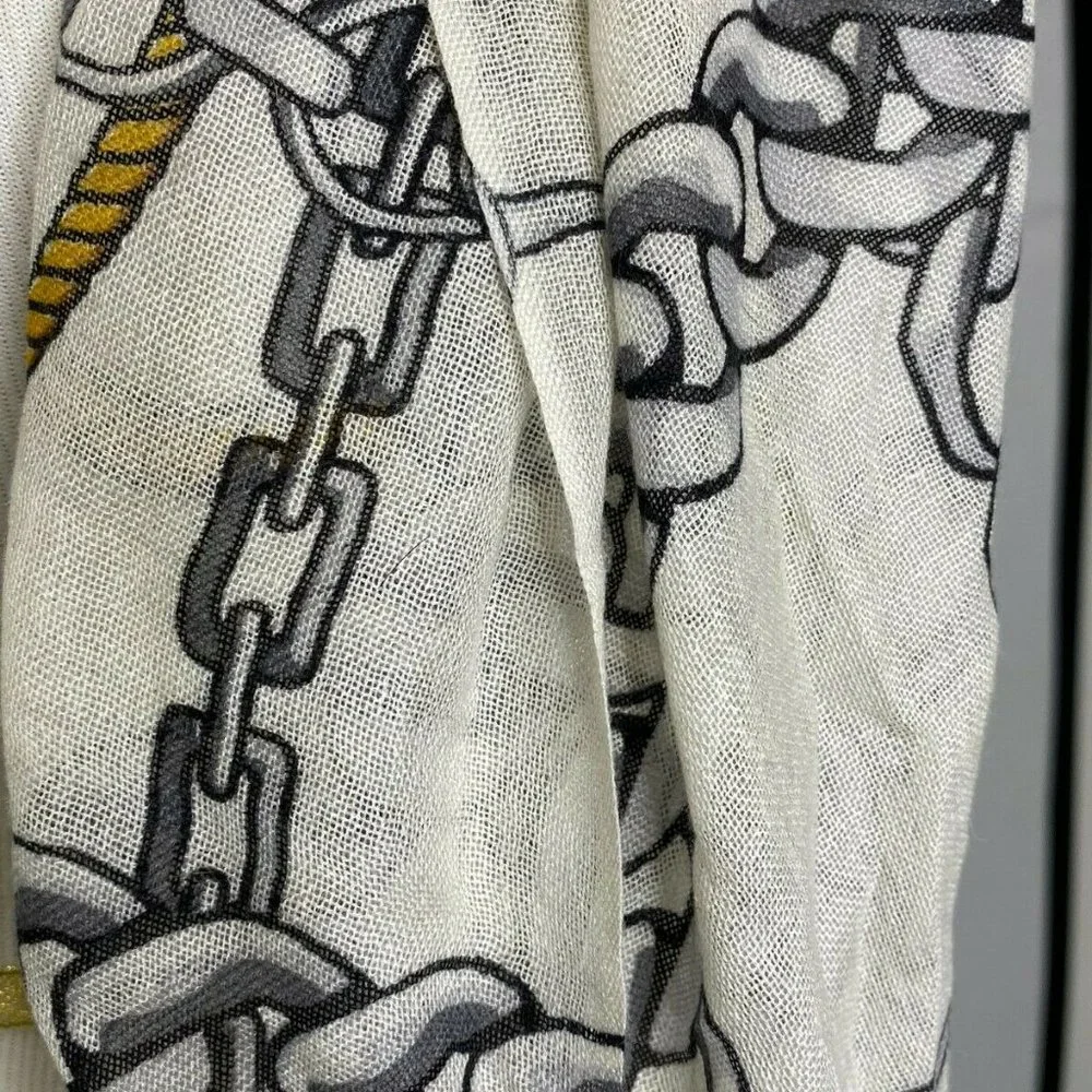 N/A women white