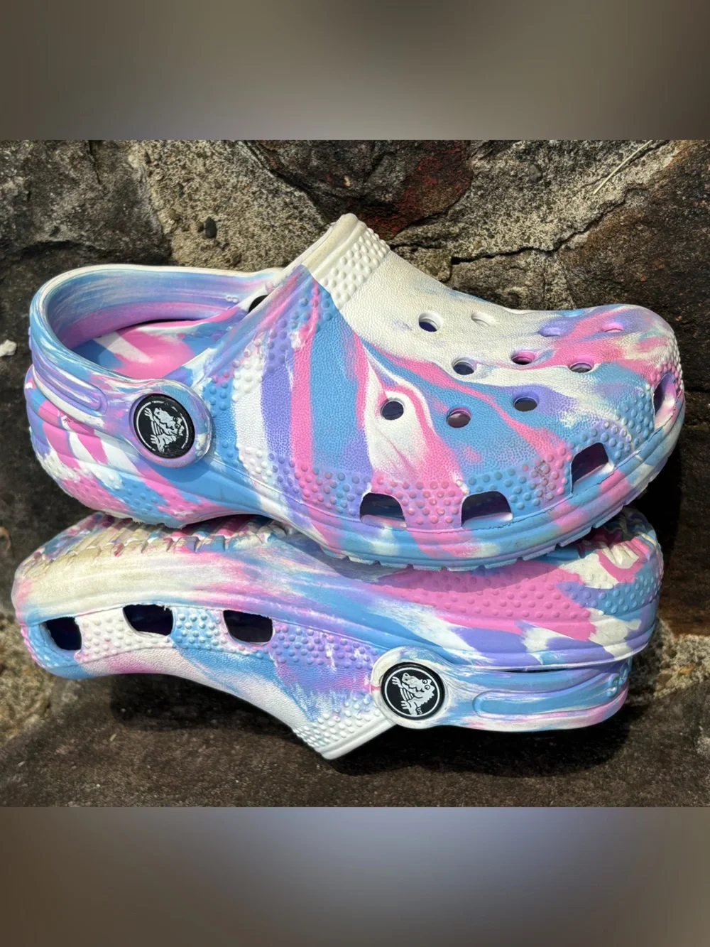 Croc’s Kids Classics Marbled White, Pink and Blue -Size Girls 8