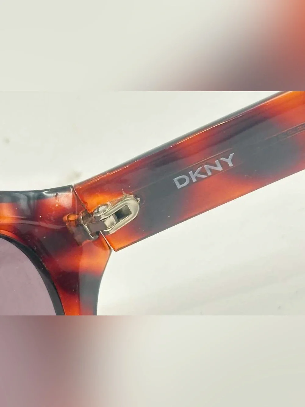 Dkny listing pair