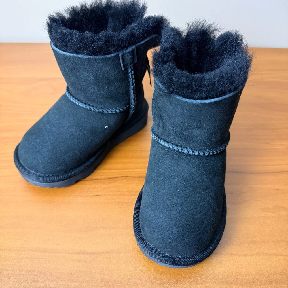 UGG classic sheepskin