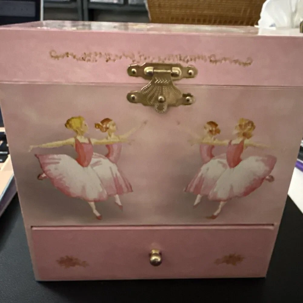 Enchantmints ballerina musical