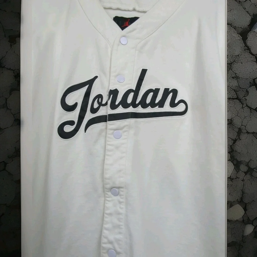 Pre-owned Size XXL Jordan Loose FIT Baseball Jersey TOP,‎ White, Snaps, See Pics