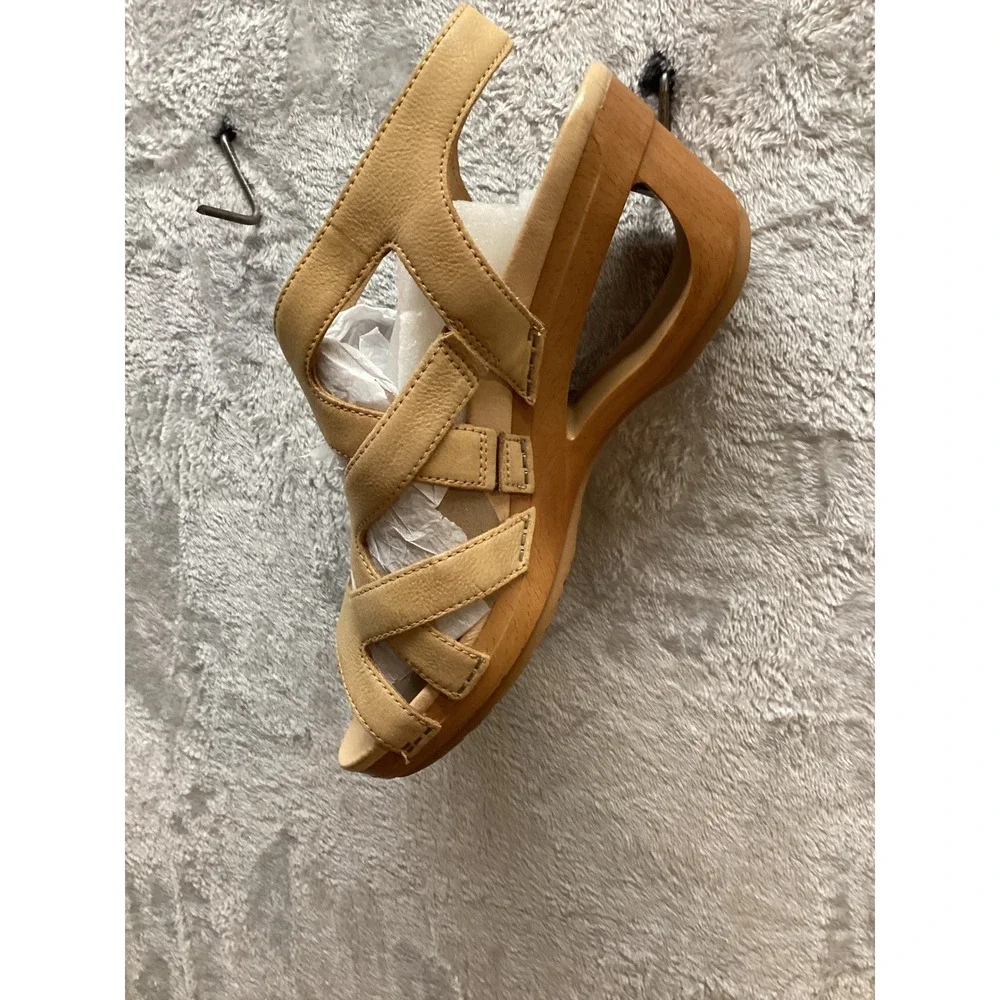Dansko elevate your