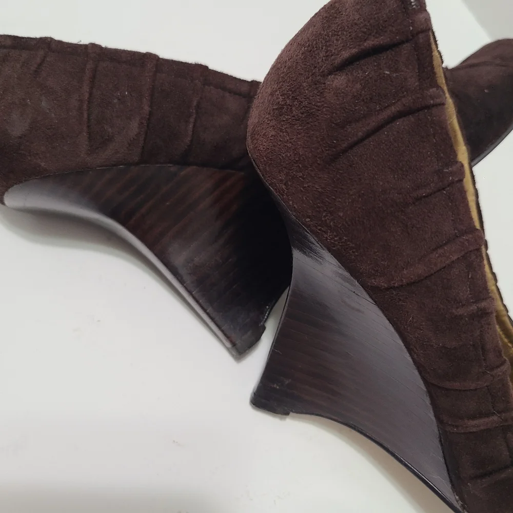 Guess by Marciano size suede