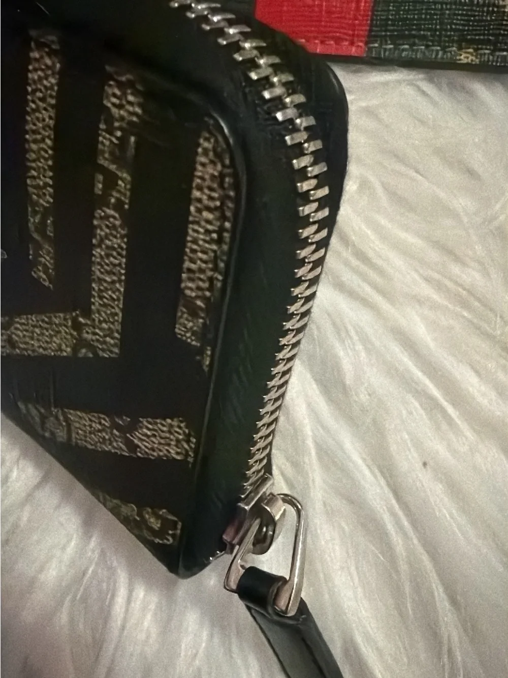 Gucci clutch details