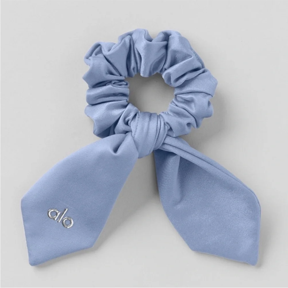 Alo Yoga Winter Frost Airlift Rhythm Hair Bow Scrunchie NWT