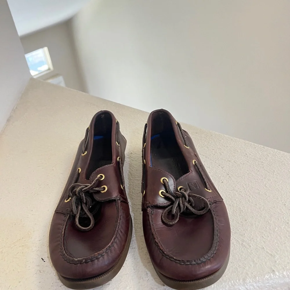 Sperry questions leave