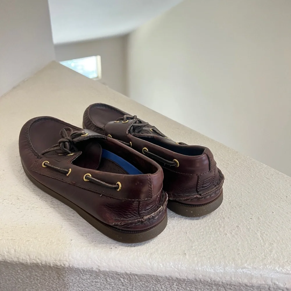 Sperry questions leave