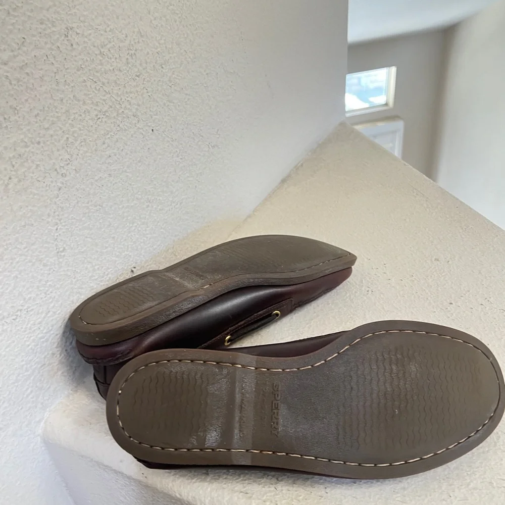 Sperry questions leave