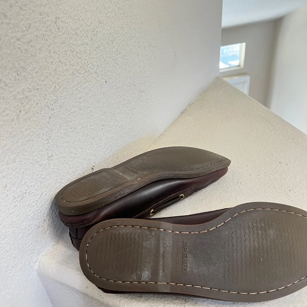 Sperry questions leave