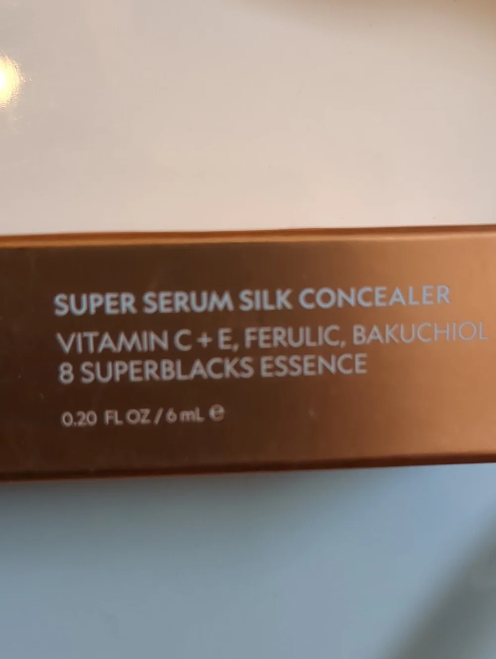 Super Serum Silk Concealer