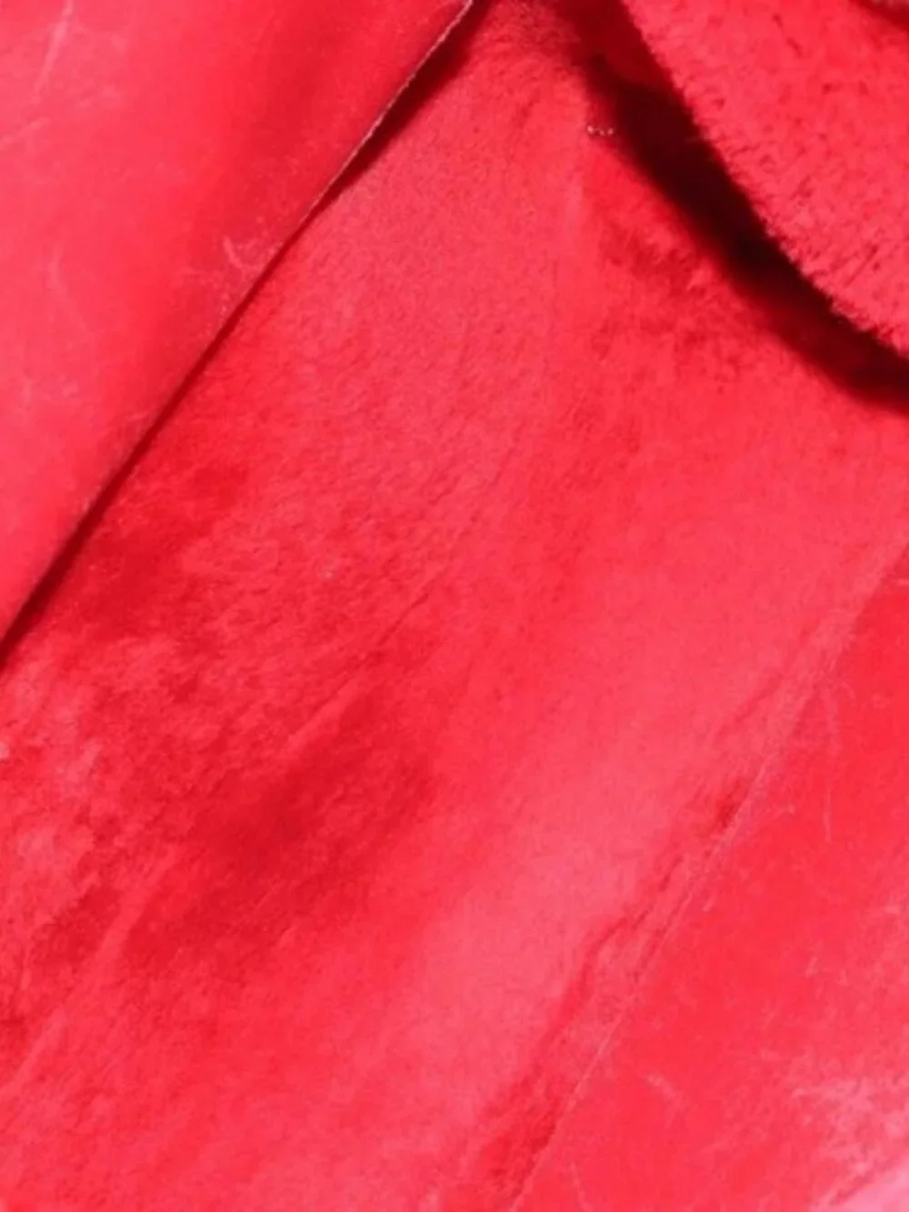 CHANEL brand	chanel color	red