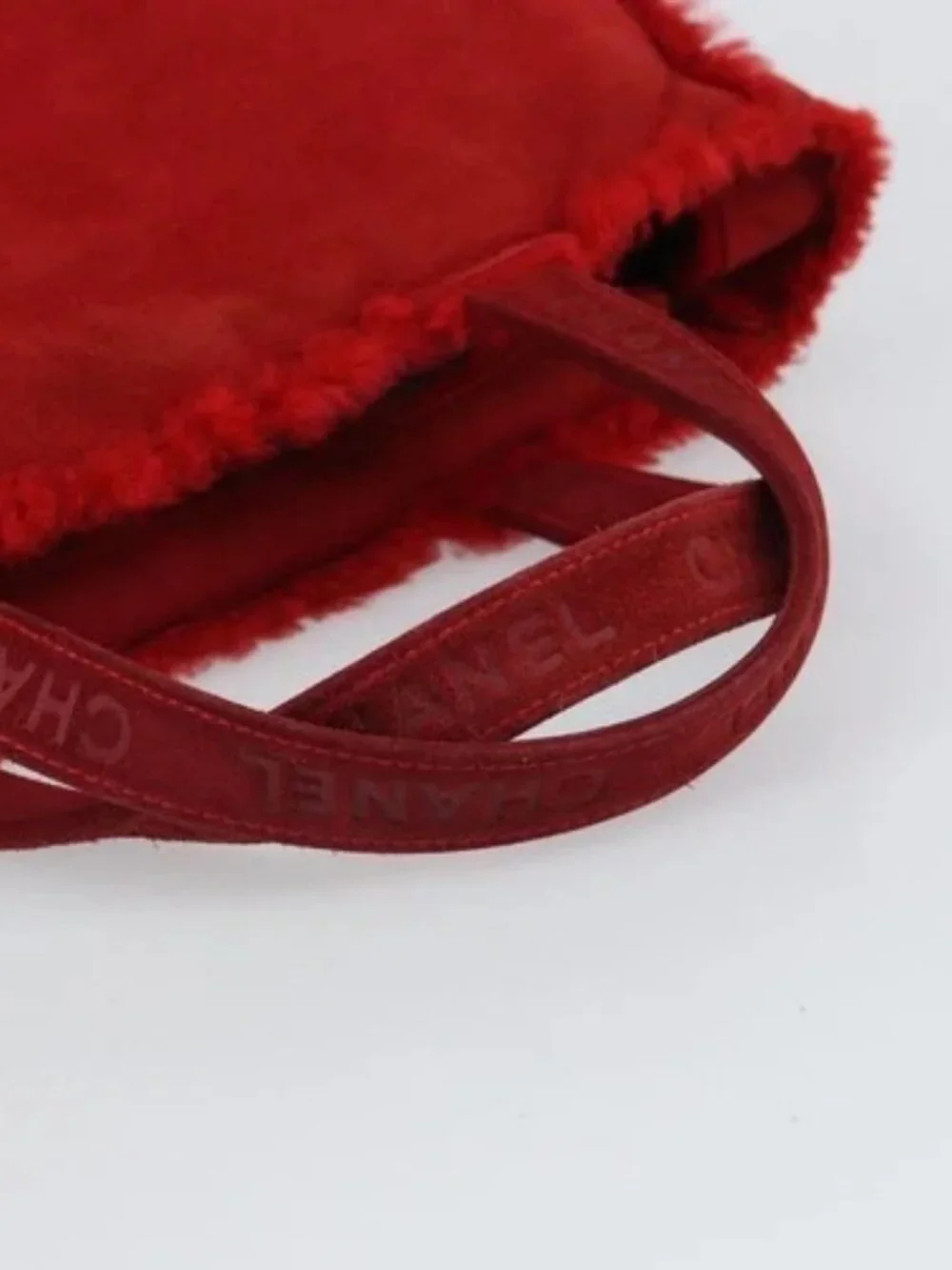 CHANEL brand	chanel color	red