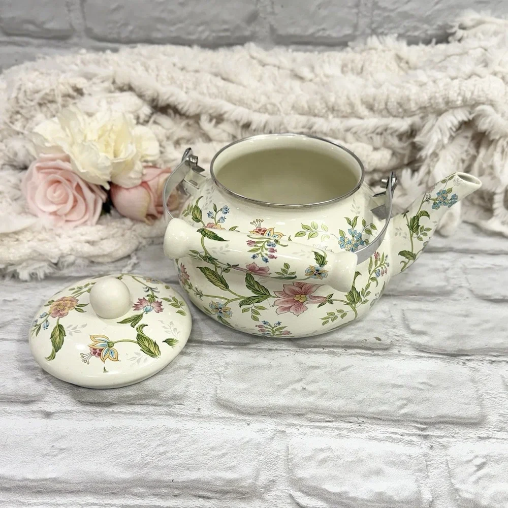 The Unbranded Brand floral enamel