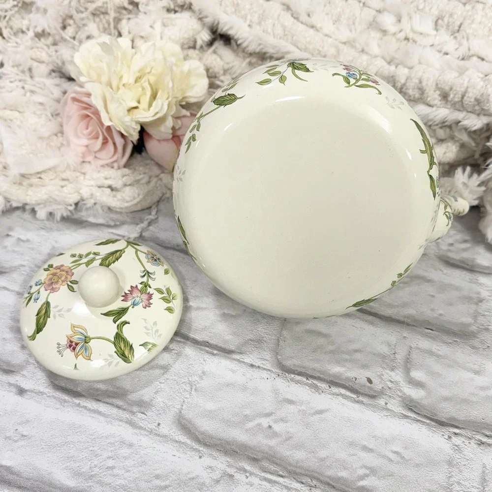 The Unbranded Brand floral enamel