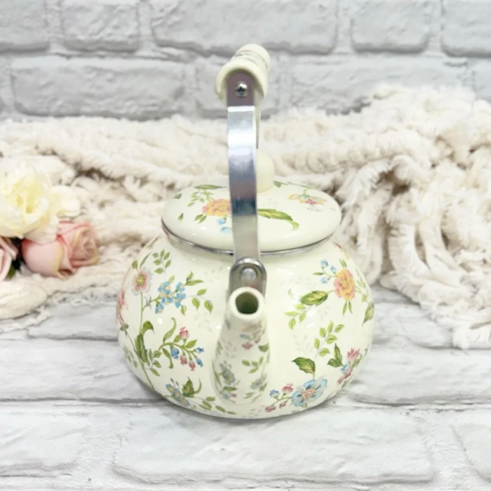 The Unbranded Brand floral enamel