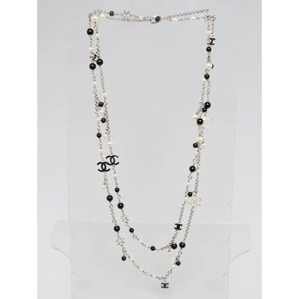 CHANEL fun flirty