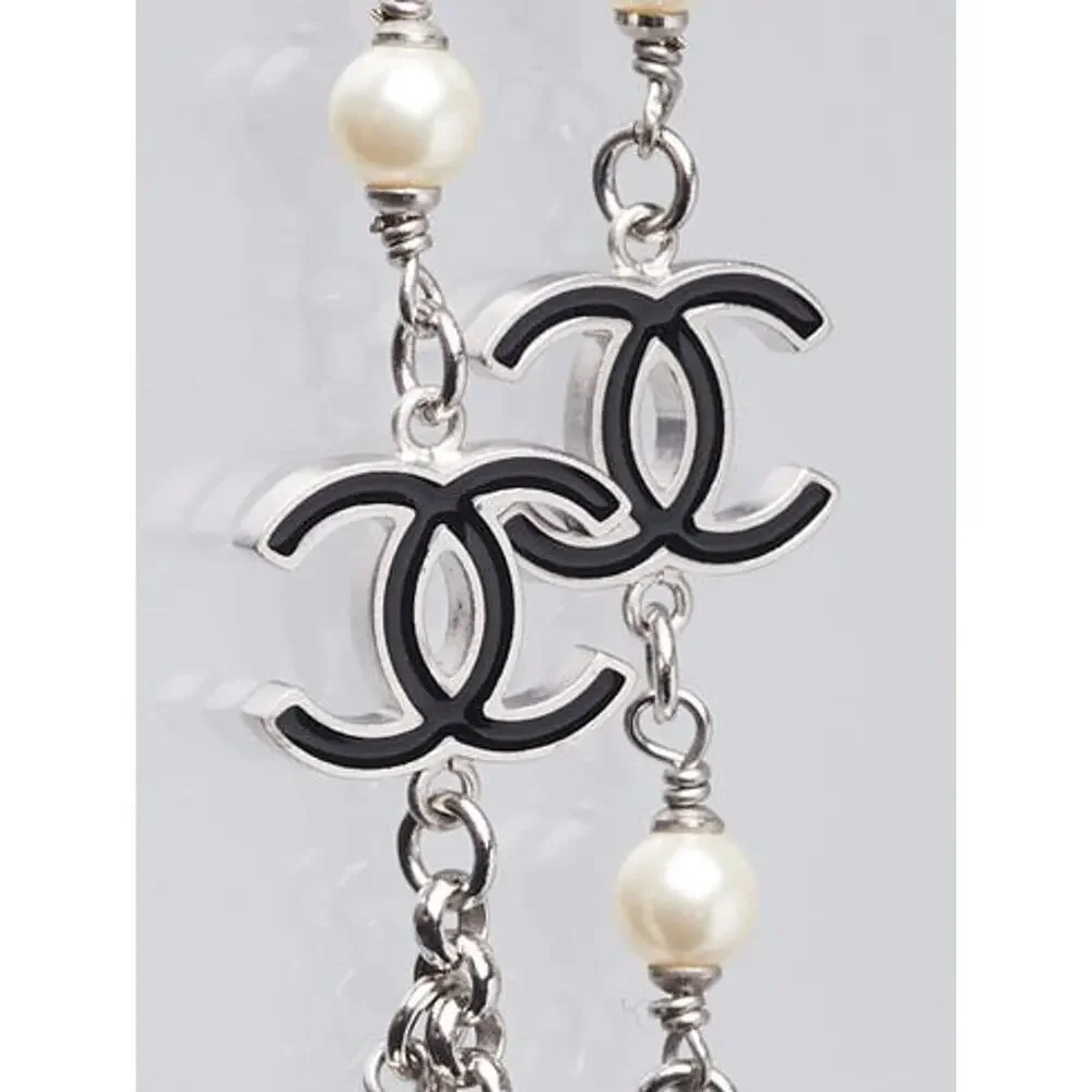 CHANEL fun flirty