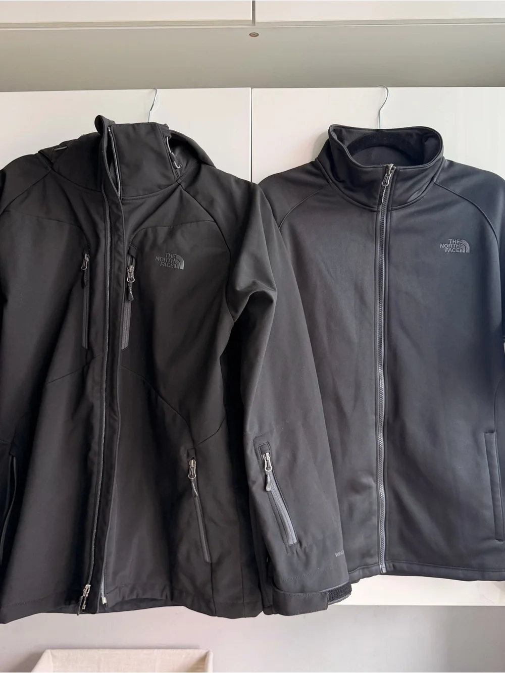The North Face Men's Black Hooded Apex Elevation Windwall Jacket