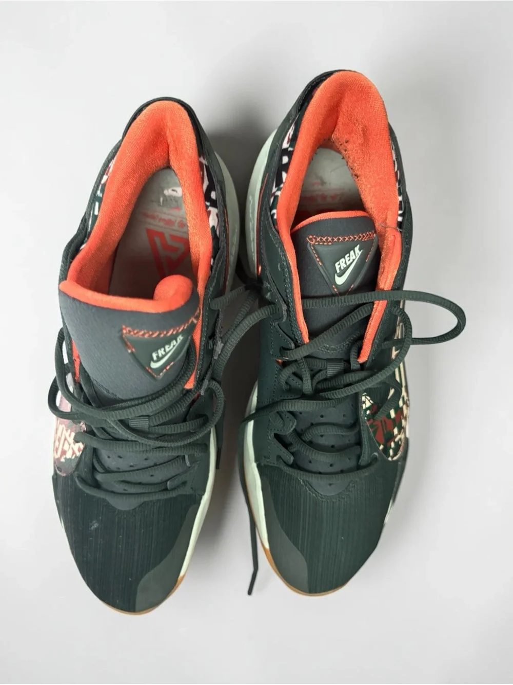 Nike freak bright