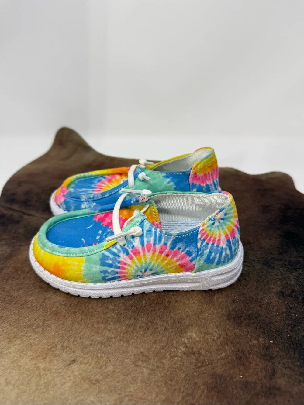 NWOT Kids Tie-Dye Slip-On Shoes - Multicolor Sz 26-9.5 (EBVZSF)